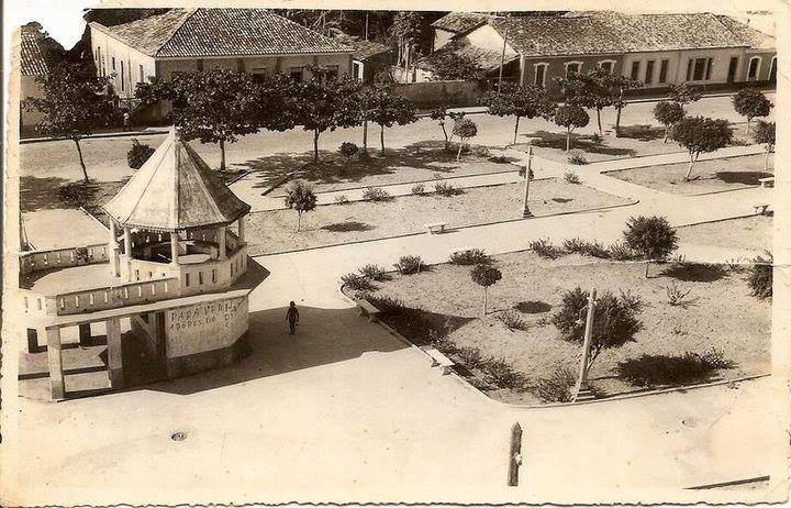 Praça antigamente
